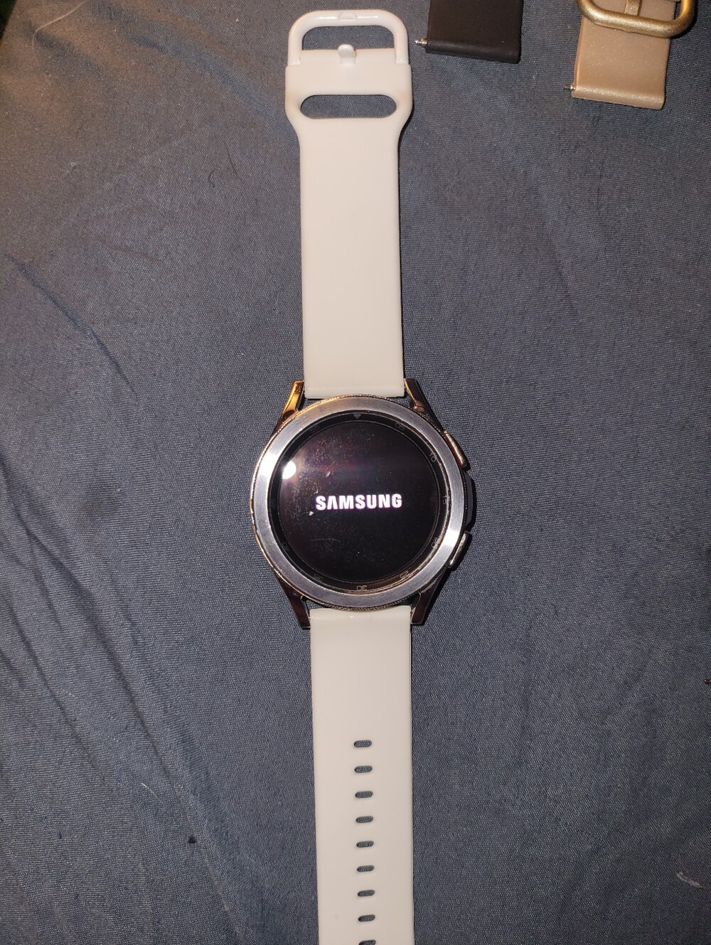 Samsung Galaxy Watch 4 Classic - Picture 2 of 6